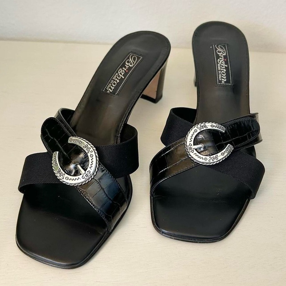 SOLD - Brighton horseshoe kitten heels